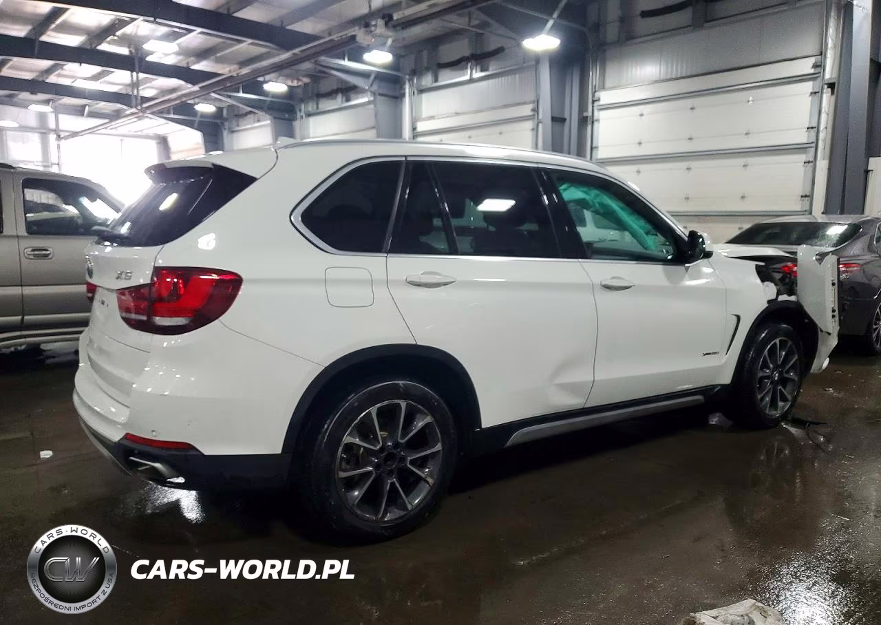 2018 BMW X5 xDrive35I VIN:5UXKR0C55J0X92300 - 3