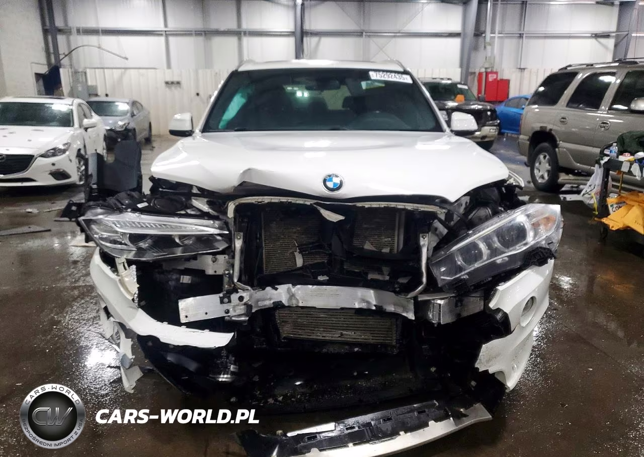 2018 BMW X5 xDrive35I VIN:5UXKR0C55J0X92300 - 5