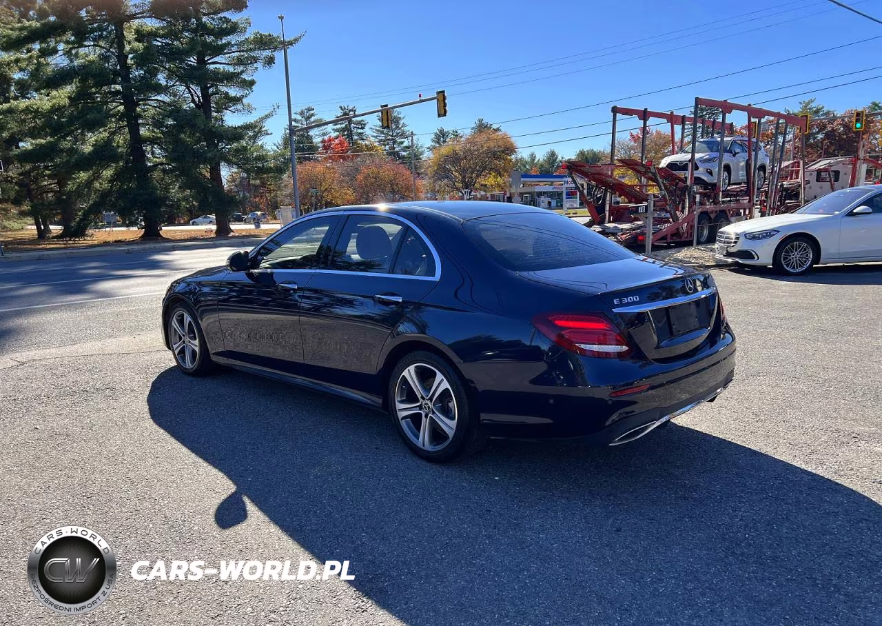 2018 Mercedes-Benz E 300 4Matic VIN:WDDZF4KB2JA336603 - 3