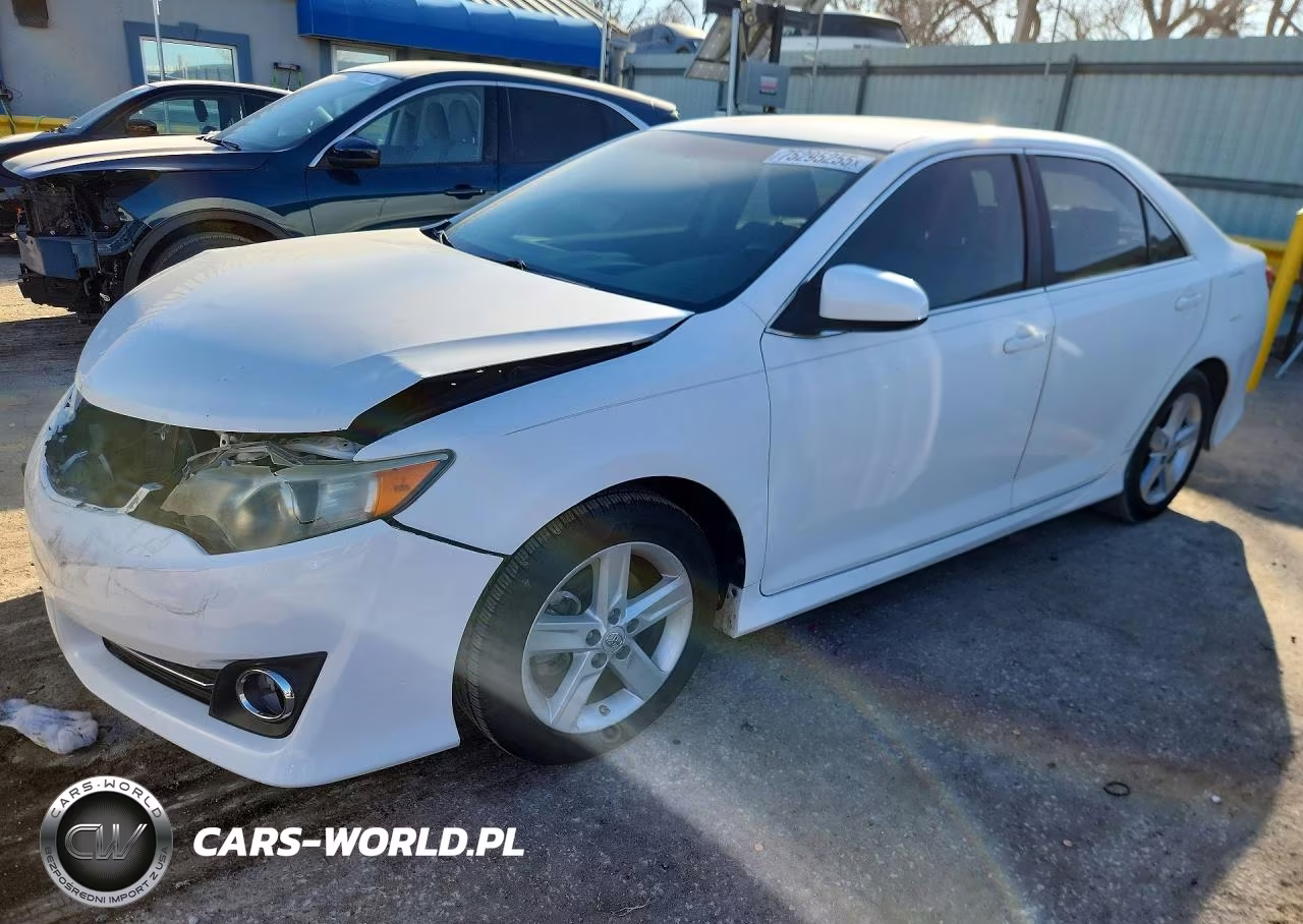 2013 Toyota Camry – zdjęcie 1 z 12