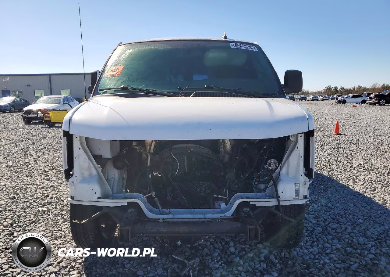 2018 Chevrolet Express G2500 VIN:1GCWGAFP0J1190958 - 5