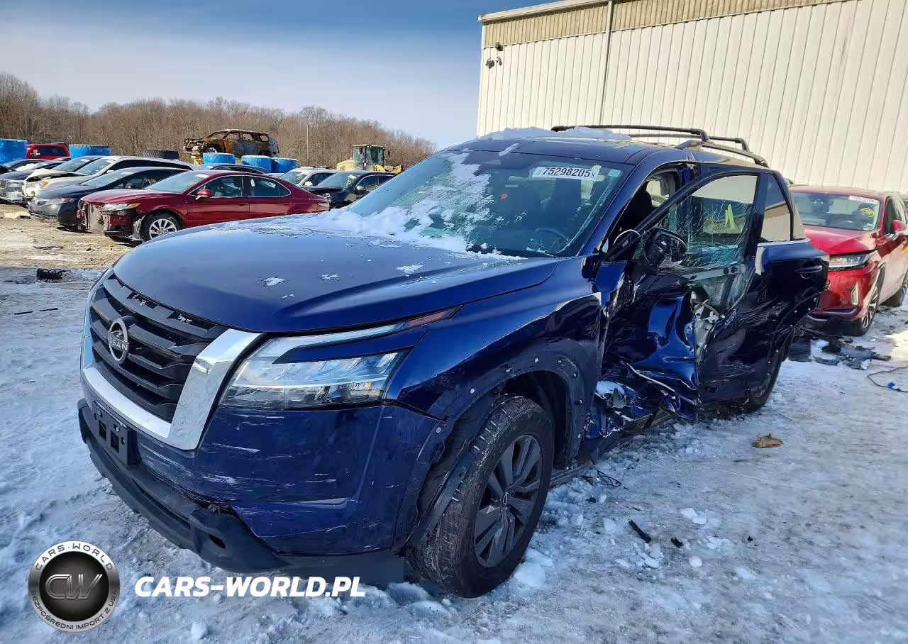 2022 Nissan Pathfinder Sv