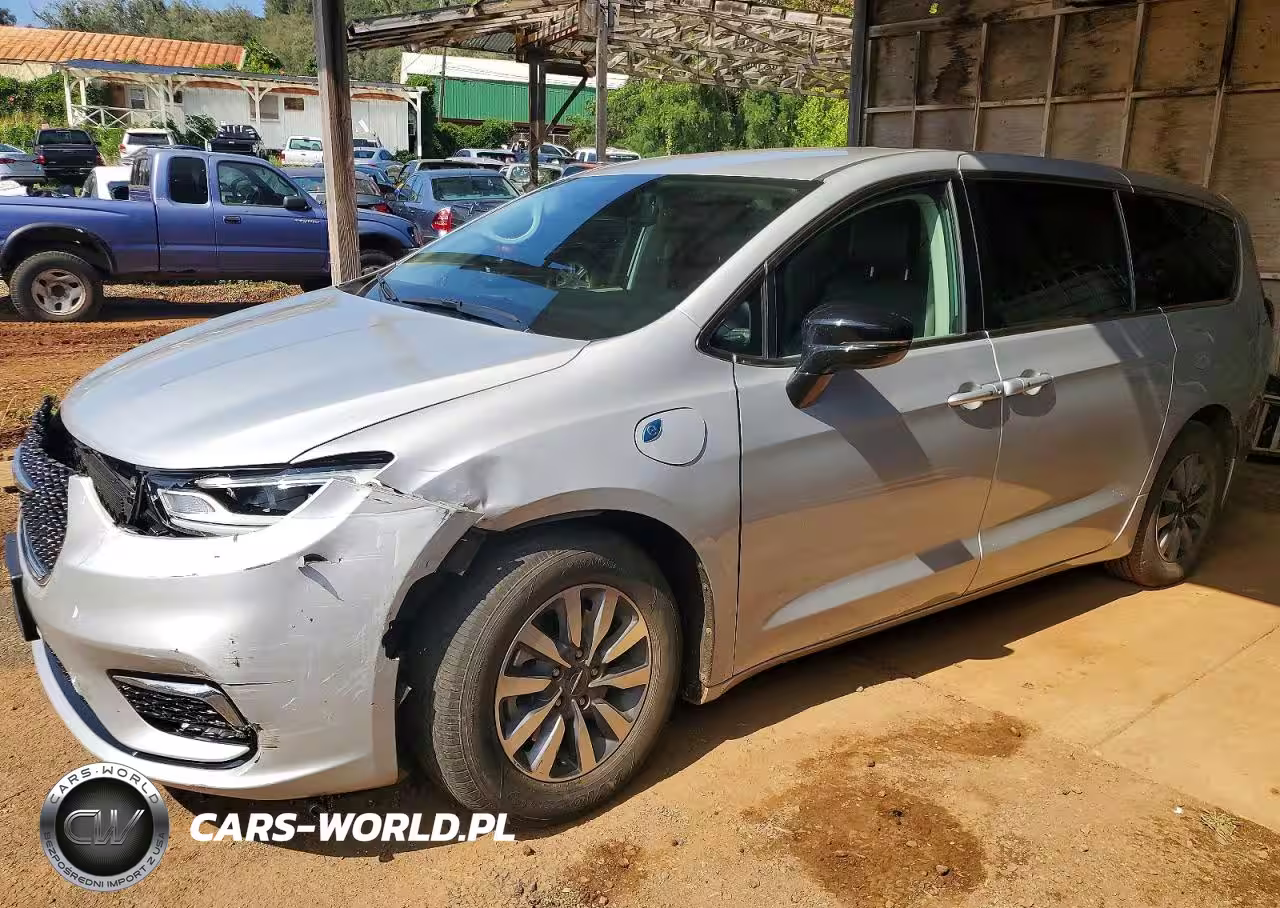 2024 Chrysler Pacifica Hybrid Select