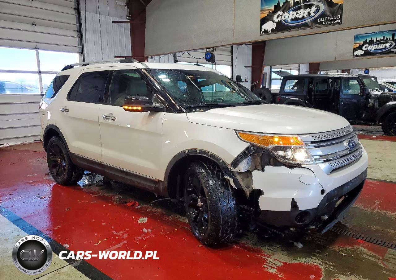 2014 Ford Explorer Xlt VIN:1FM5K8D8XEGB62114 - 4
