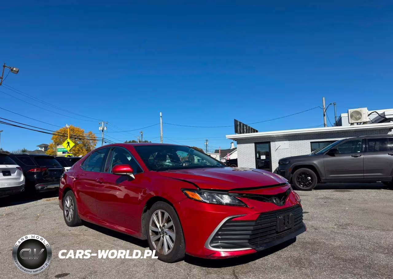 2023 Toyota Camry Le – zdjęcie 1 z 10