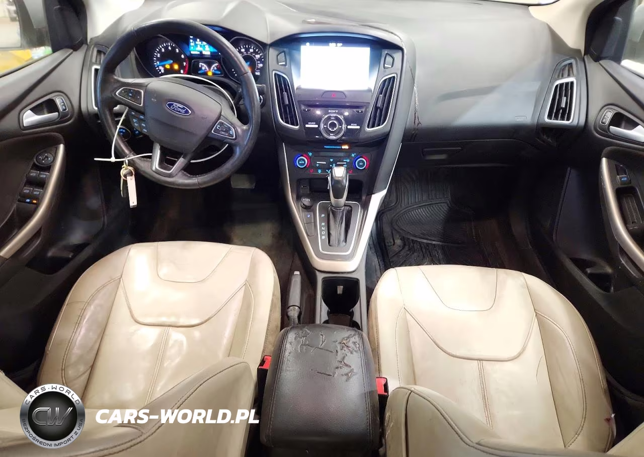 2018 Ford Focus Titanium VIN:1FADP3J24JL261748 - 8