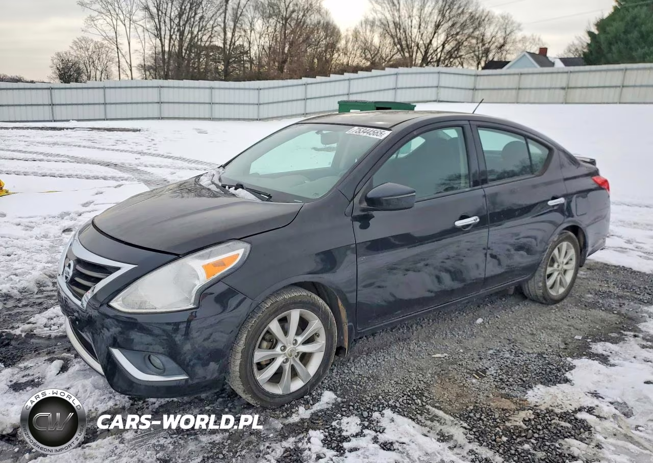 2015 Nissan Versa – zdjęcie 1 z 12