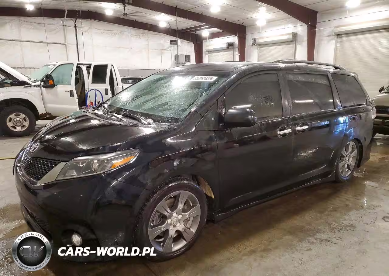 2015 Toyota Sienna Sport