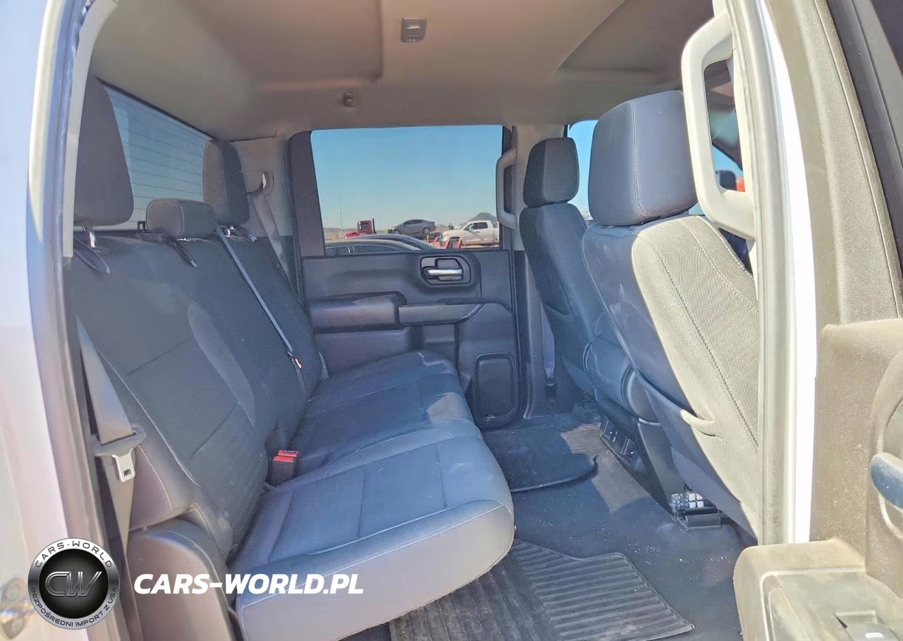 2024 Chevrolet Silverado K2500 Custom VIN:2GC4YME75R1235633 - 10