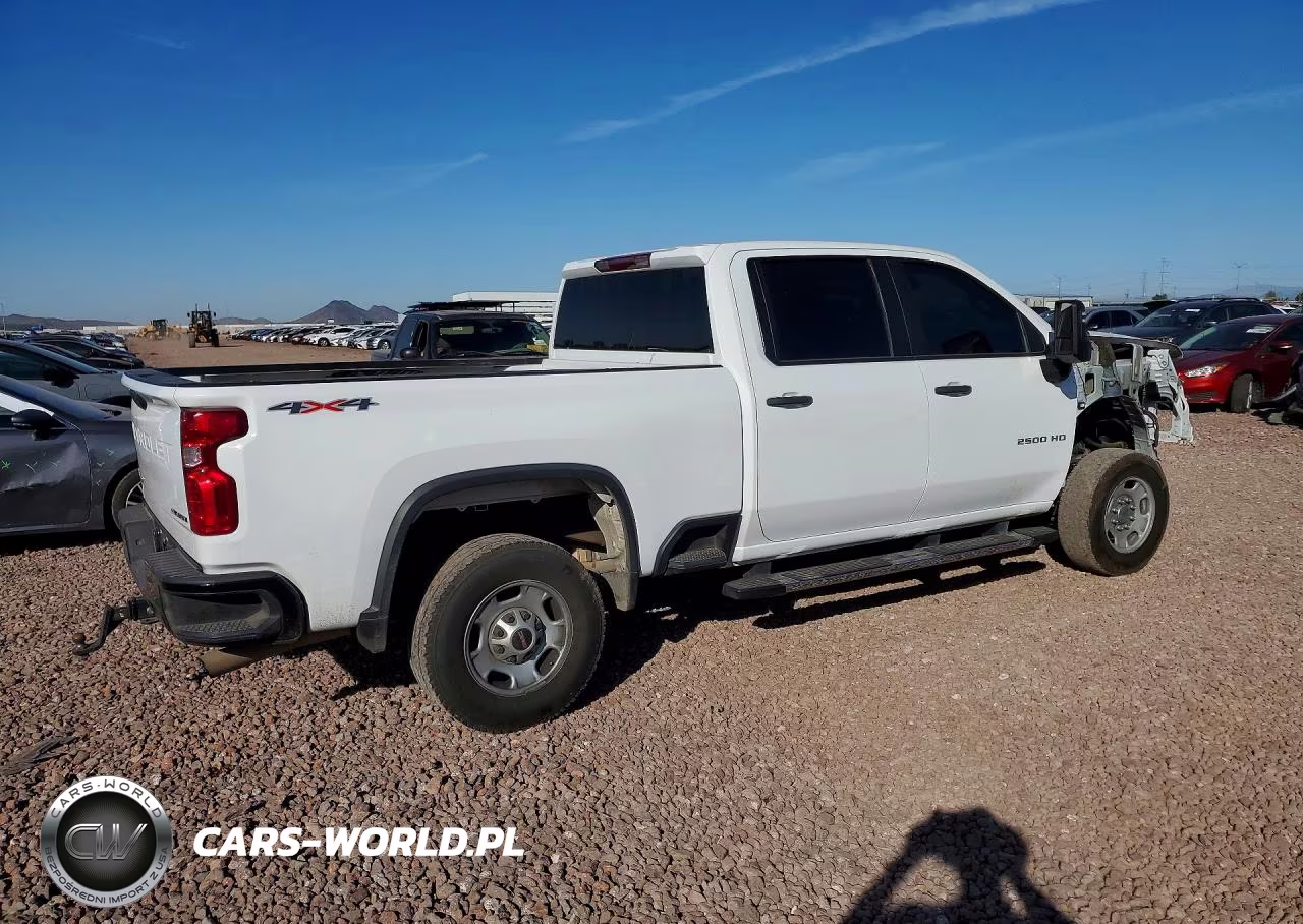 2024 Chevrolet Silverado K2500 Custom VIN:2GC4YME75R1235633 - 3