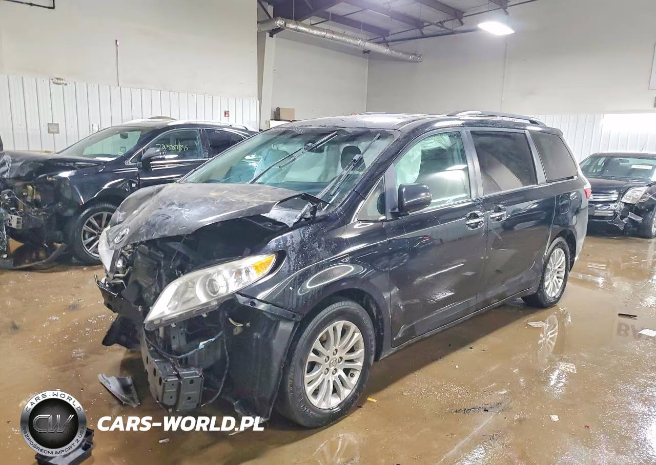 2016 Toyota Sienna Xle 8-Passenger
