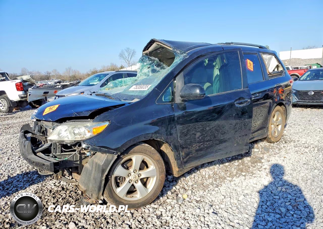 2011 Toyota Sienna Le 8-Passenger
