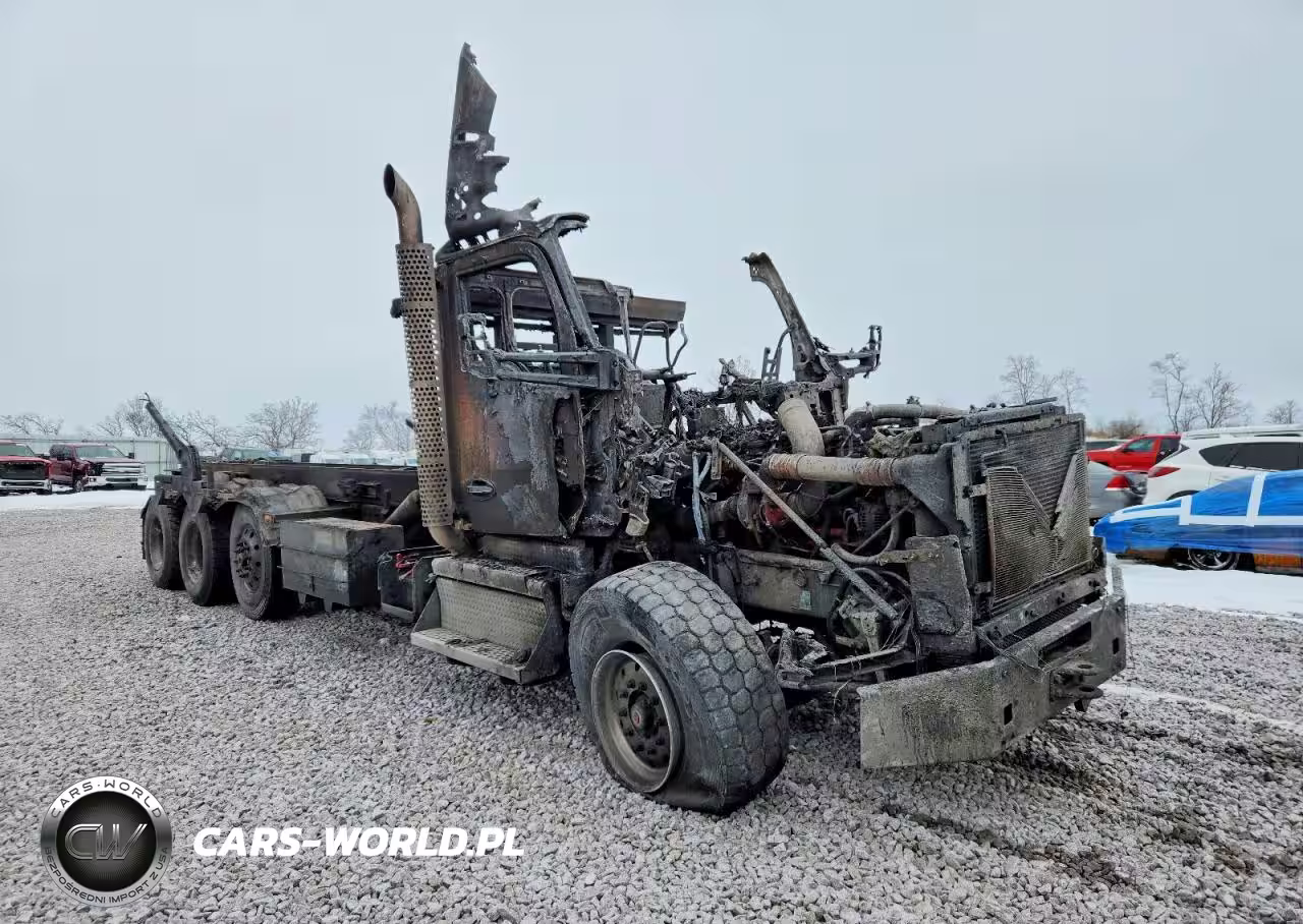 2020 Kenworth Construction T880