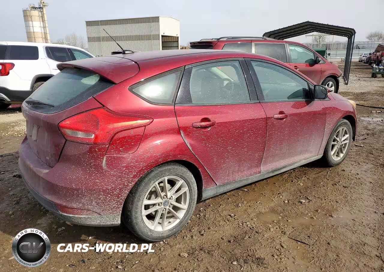 2017 Ford Focus Se VIN:1FADP3K29HL205300 - 3