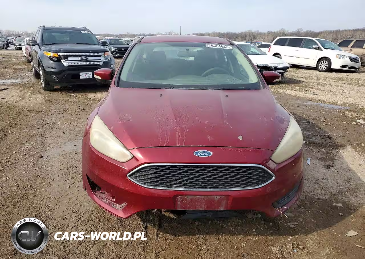2017 Ford Focus Se VIN:1FADP3K29HL205300 - 5