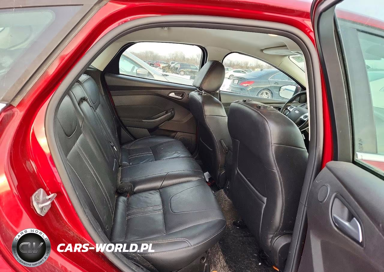 2014 Ford Focus Titanium VIN:1FADP3N27EL196880 - 10