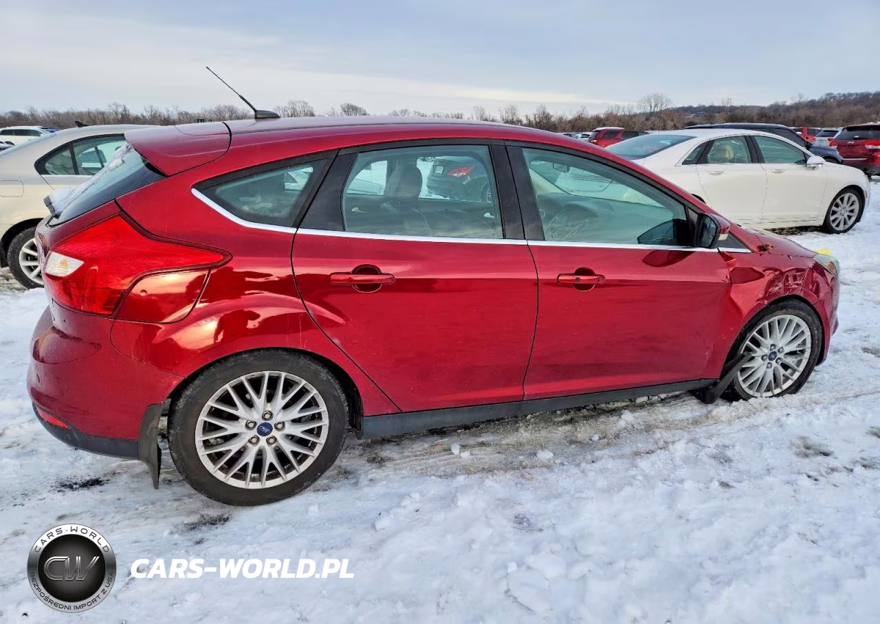 2014 Ford Focus Titanium VIN:1FADP3N27EL196880 - 3