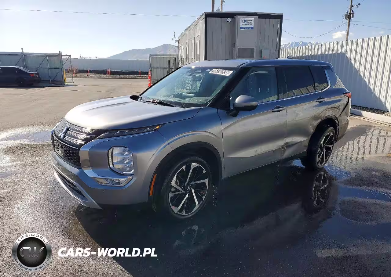 2024 Mitsubishi Outlander Se
