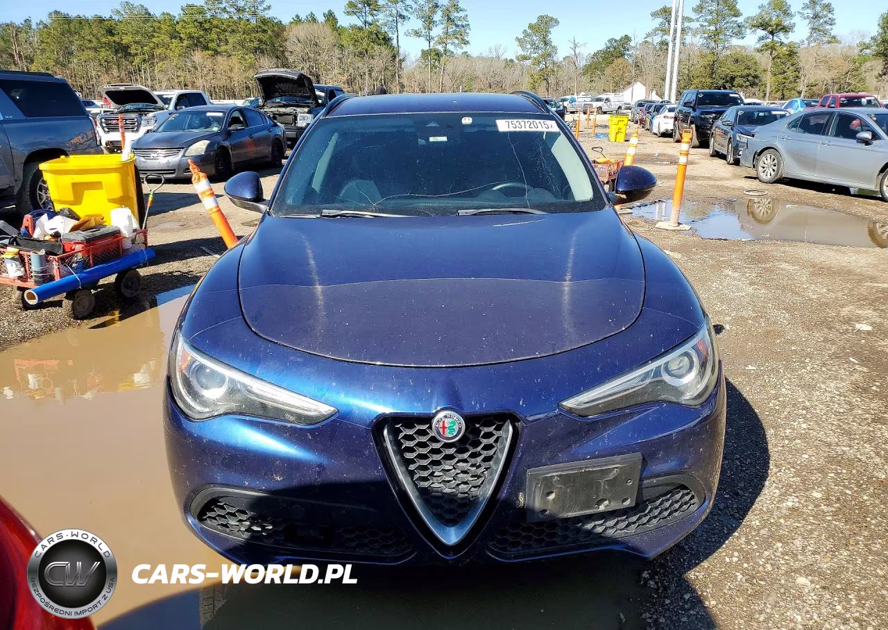 2018 Alfa Romeo Stelvio Sport VIN:ZASFAKPN3J7B75508 - 5
