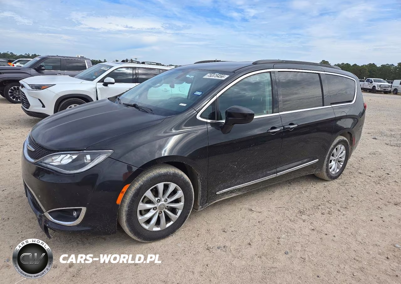 2017 Chrysler Pacifica Touring L VIN:2C4RC1BG0HR691921 - 1