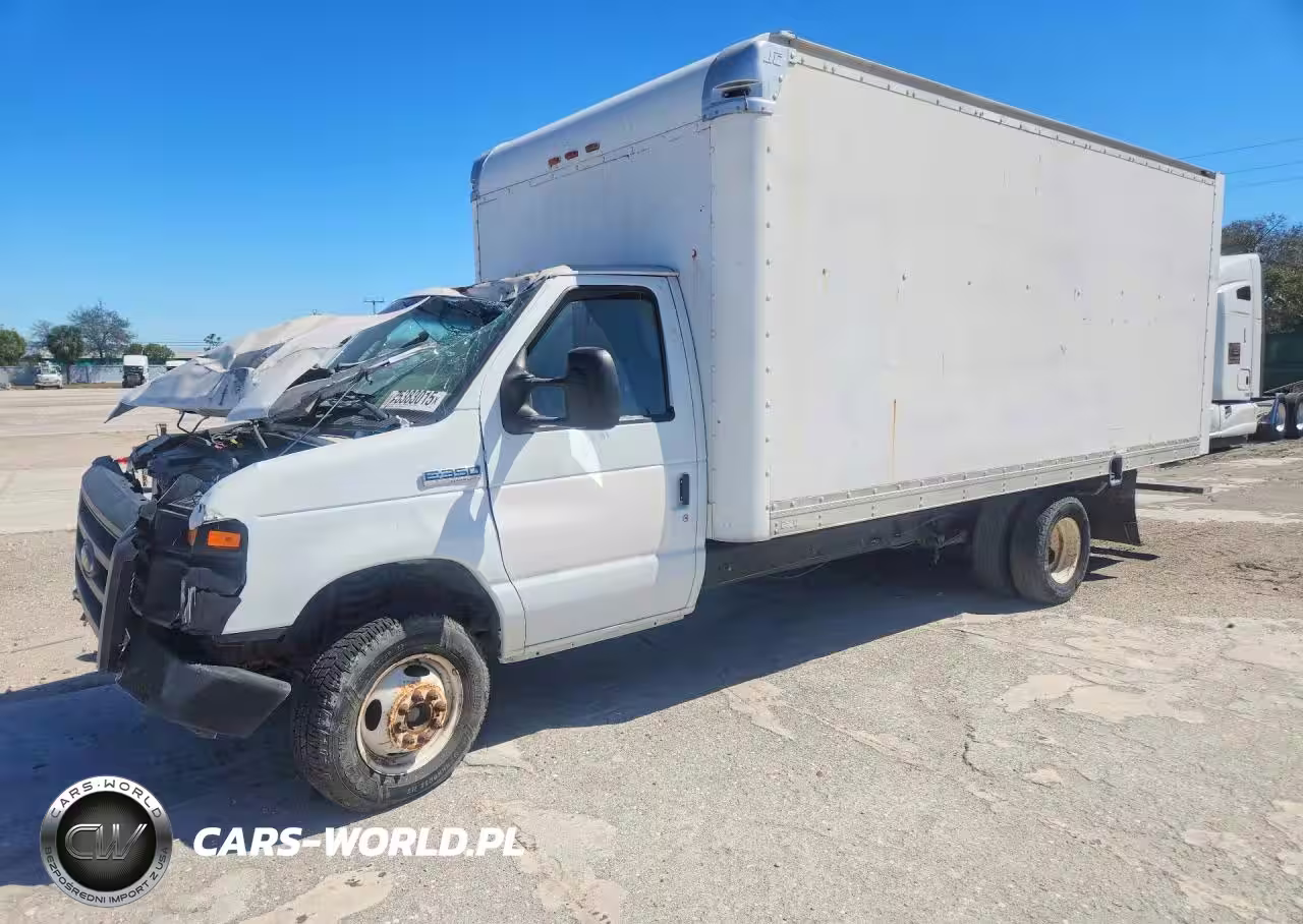 2016 Ford E350 Box Truck