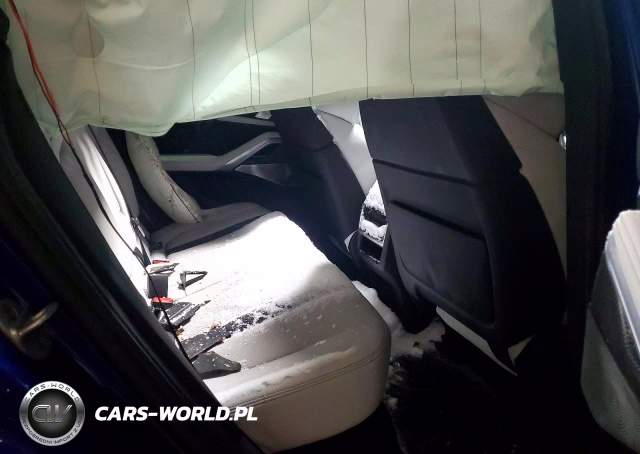 2021 BMW X6 M VIN:5YMCY0C06M9F10446 - 10