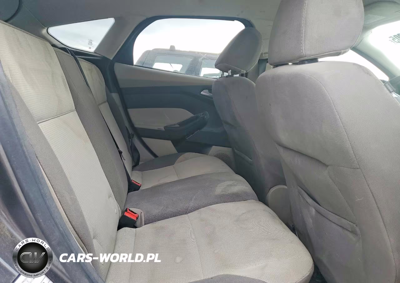 2014 Ford Focus Se VIN:1FADP3K23EL119637 - 10