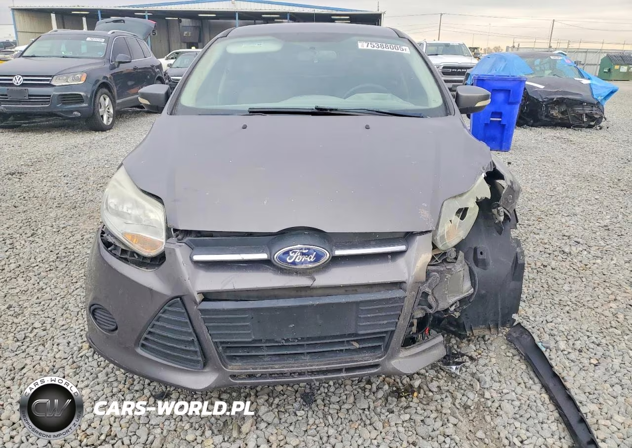 2014 Ford Focus Se VIN:1FADP3K23EL119637 - 5