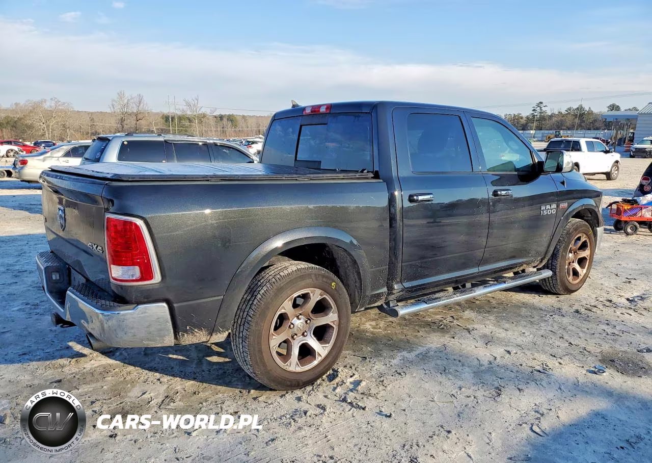 2017 Ram 1500 Laramie VIN:1C6RR7NT4HS593345 - 3