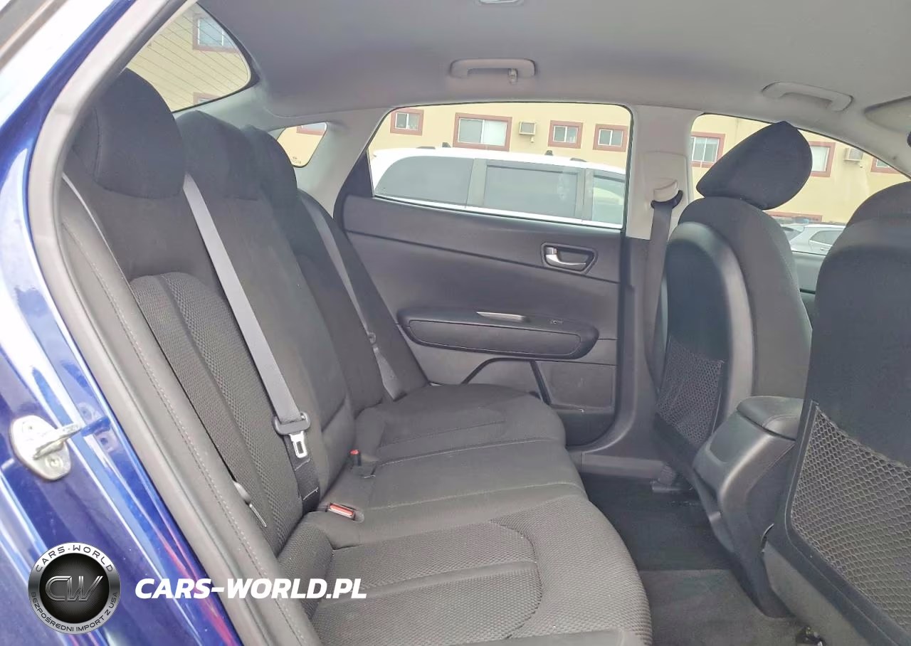 2019 Kia Optima Lx VIN:5XXGT4L33KG319395 - 10