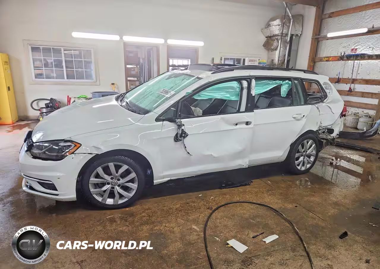 2019 Volkswagen Golf Sportwagen S