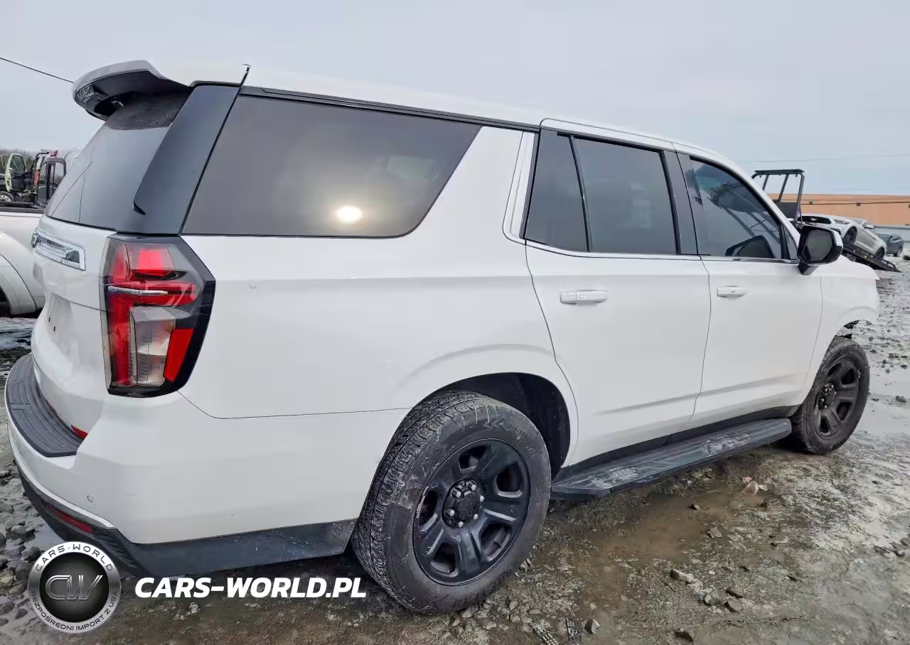 2022 Chevrolet Tahoe C1500 VIN:1GNSCLED1NR170374 - 3