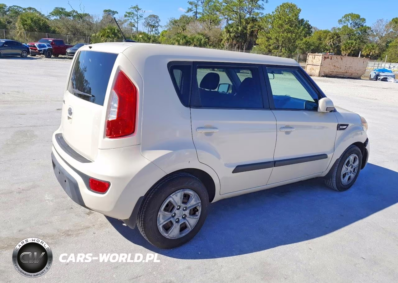2012 Kia Soul Base VIN:KNDJT2A50C7481820 - 3