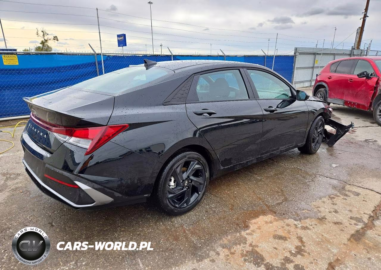 2026 Hyundai Elantra Sel Sport VIN:KMHLM4DG1TU272176 - 3