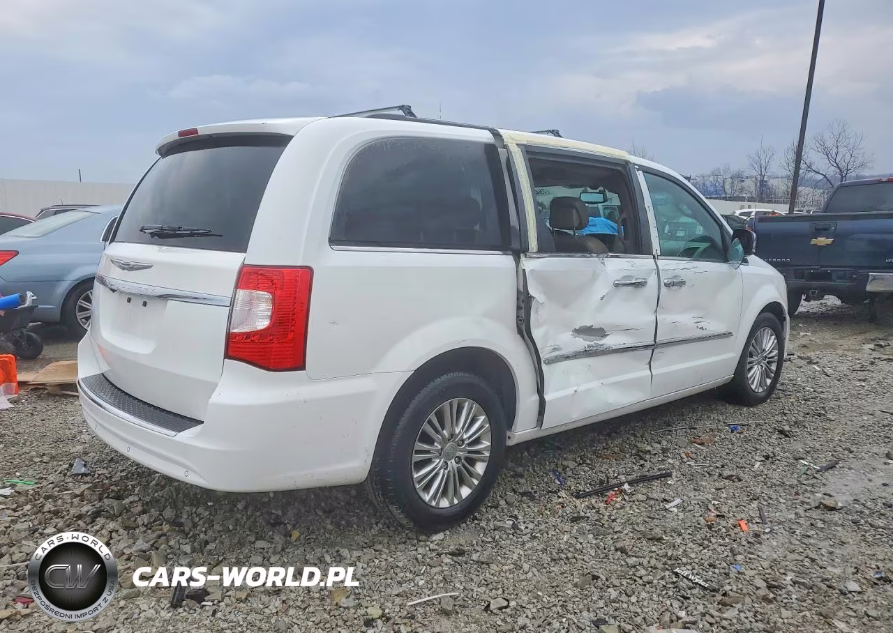 2015 Chrysler Town & Country Touring L VIN:2C4RC1CG9FR743431 - 3