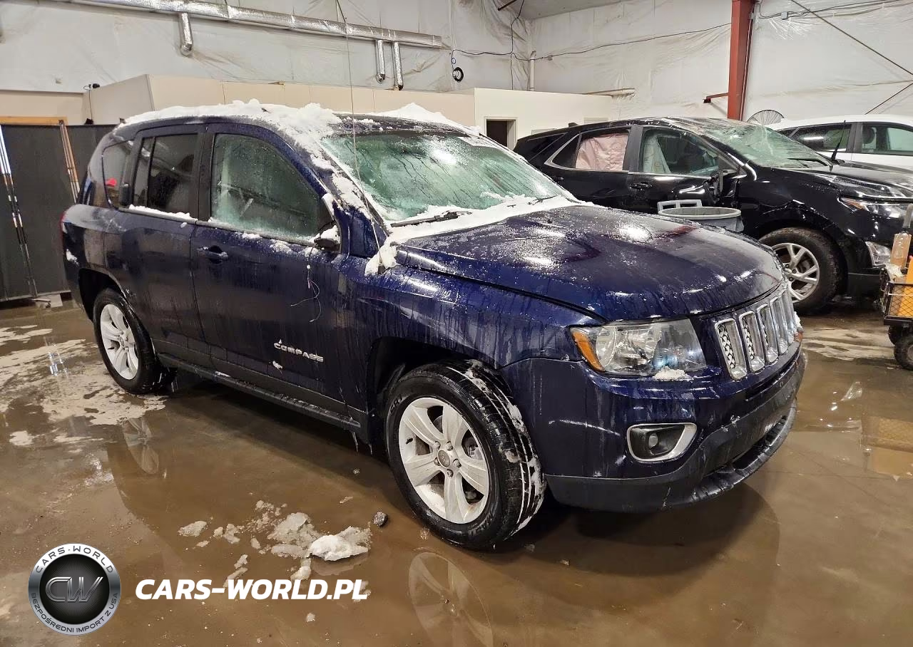 2015 Jeep Compass Latitude VIN:1C4NJDEBXFD155421 - 4