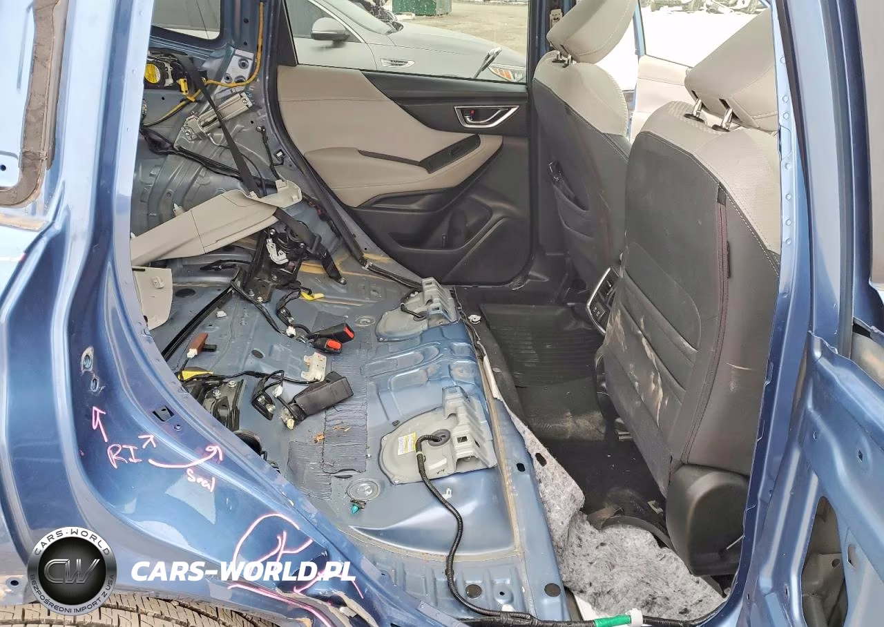 2021 Subaru Forester Premium VIN:JF2SKAJC1MH431702 - 11