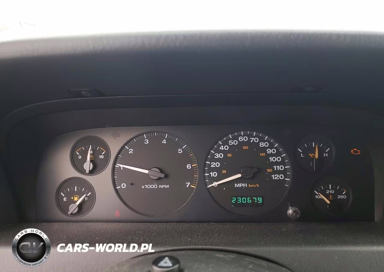 2003 Jeep Grand Cherokee Laredo VIN:1J4GW48S53C563004 - 9
