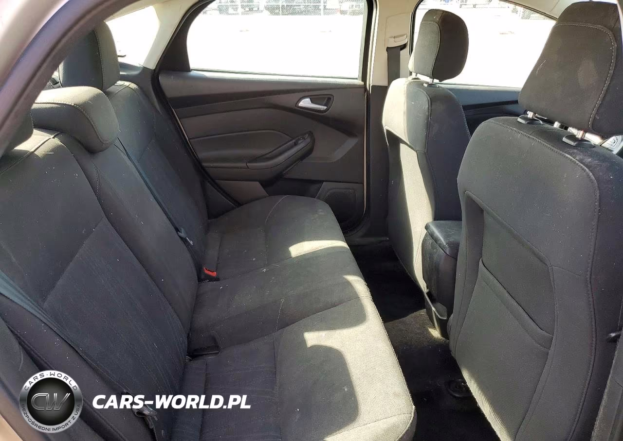 2018 Ford Focus Se VIN:1FADP3F27JL278911 - 10