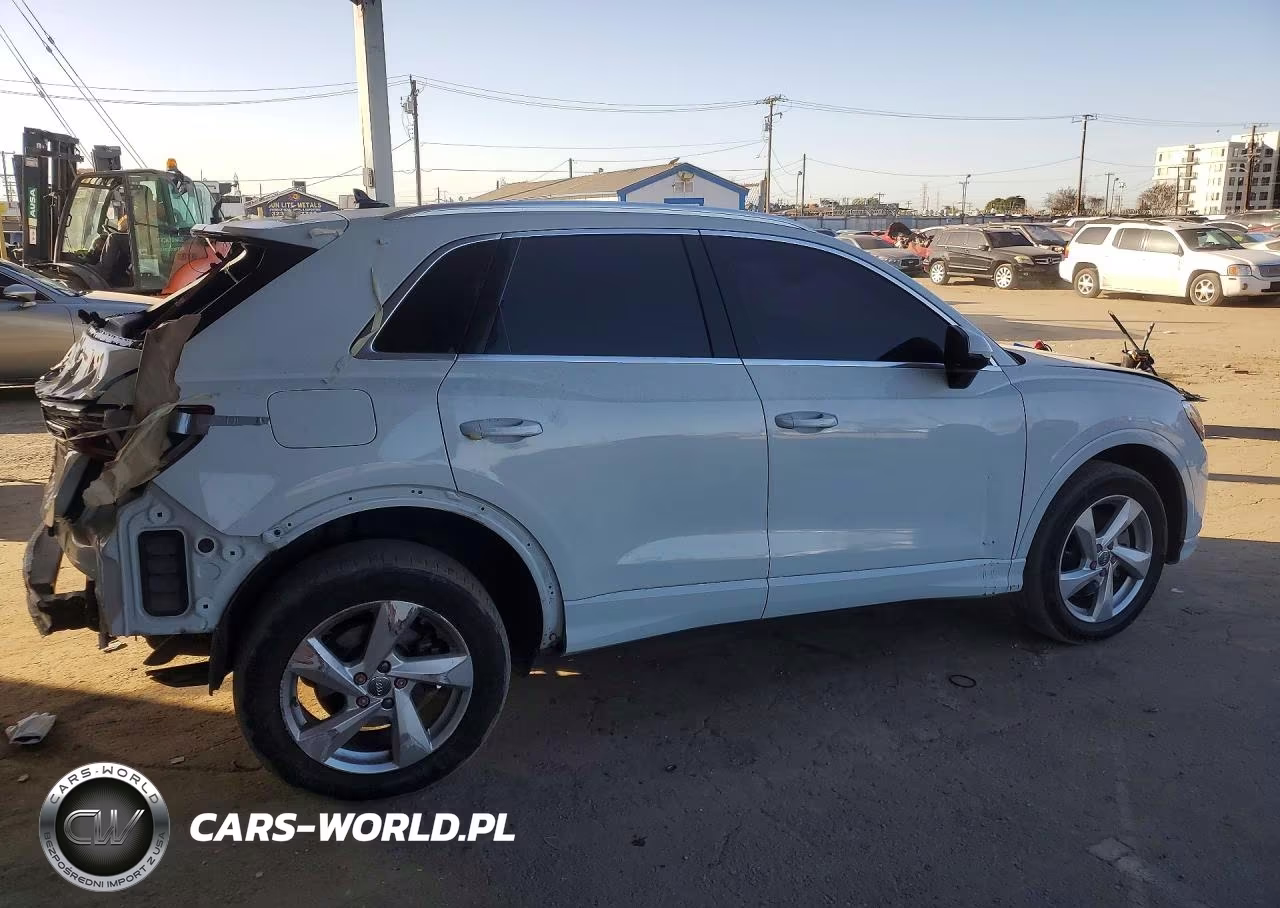 2020 Audi Q3 Premium VIN:WA1AECF3XL1022721 - 3