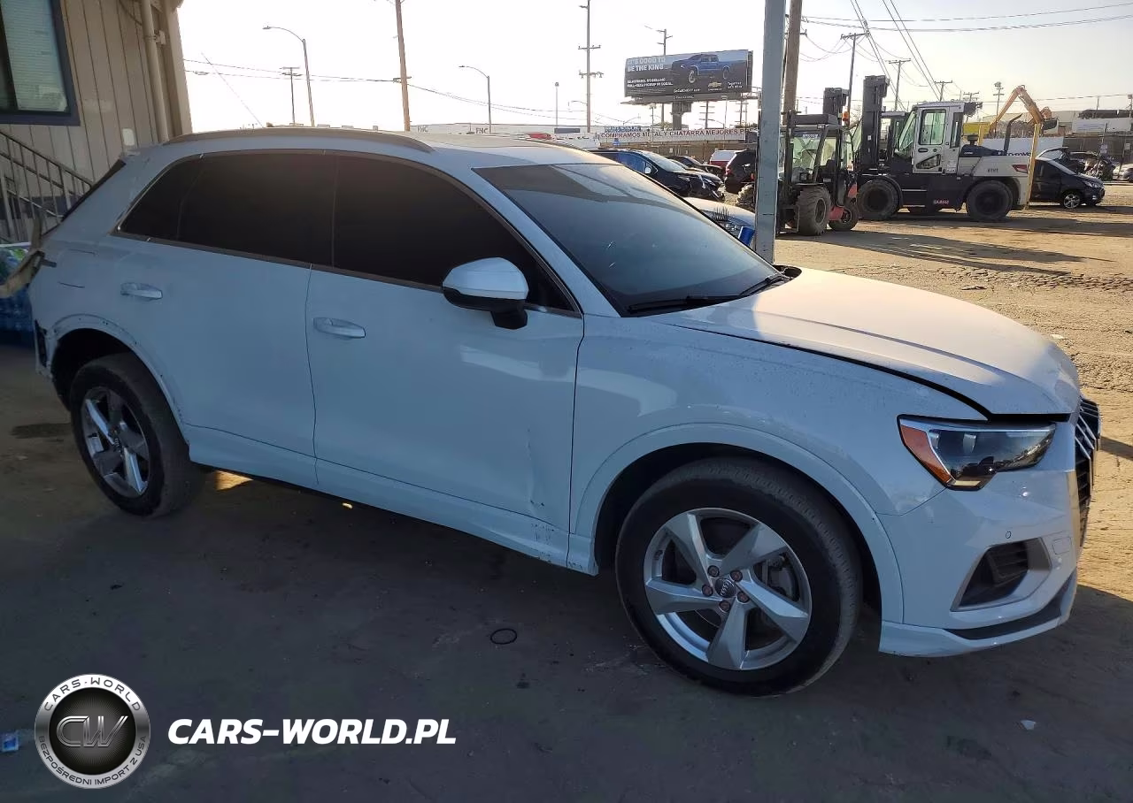 2020 Audi Q3 Premium VIN:WA1AECF3XL1022721 - 4