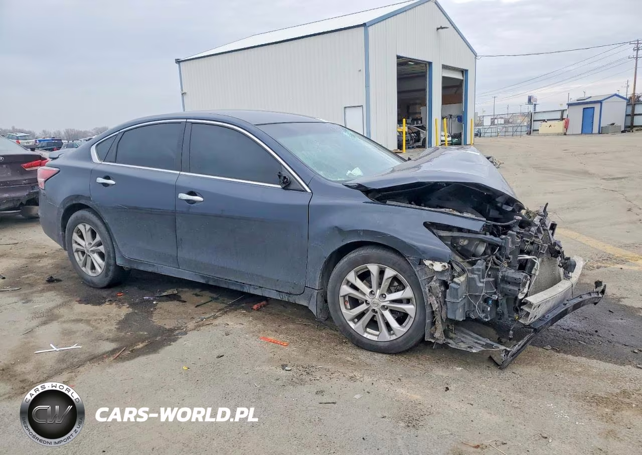 2015 Nissan Altima 2.5 VIN:1N4AL3AP0FC165567 - 4