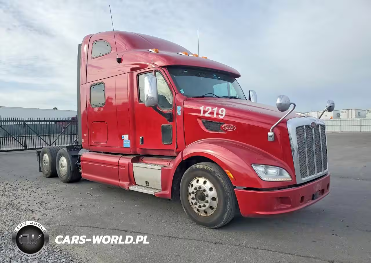 2017 Peterbilt 589 Semi Truck