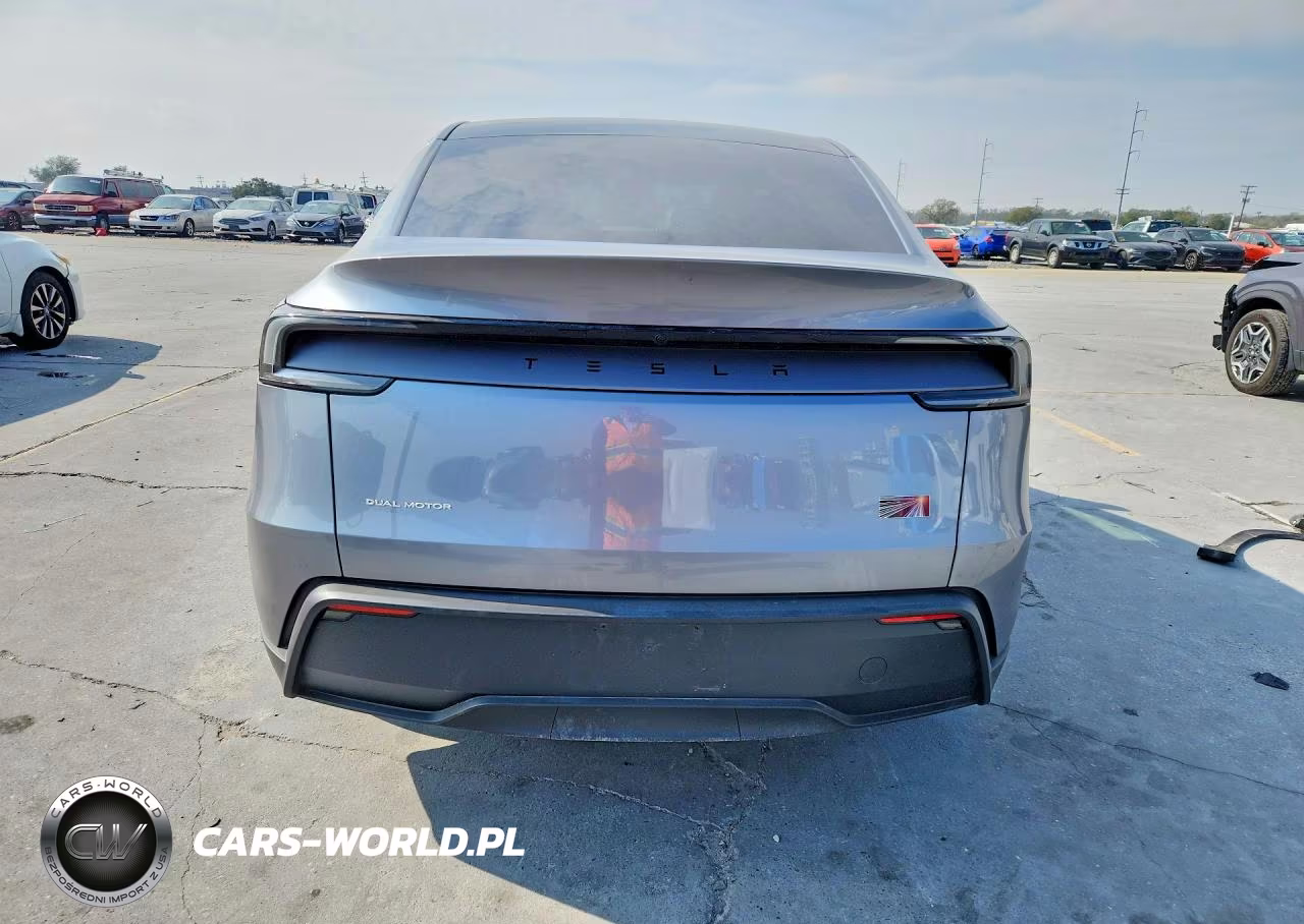 2026 Tesla Model Y VIN:7SAYGDEE0TA381591 - 6