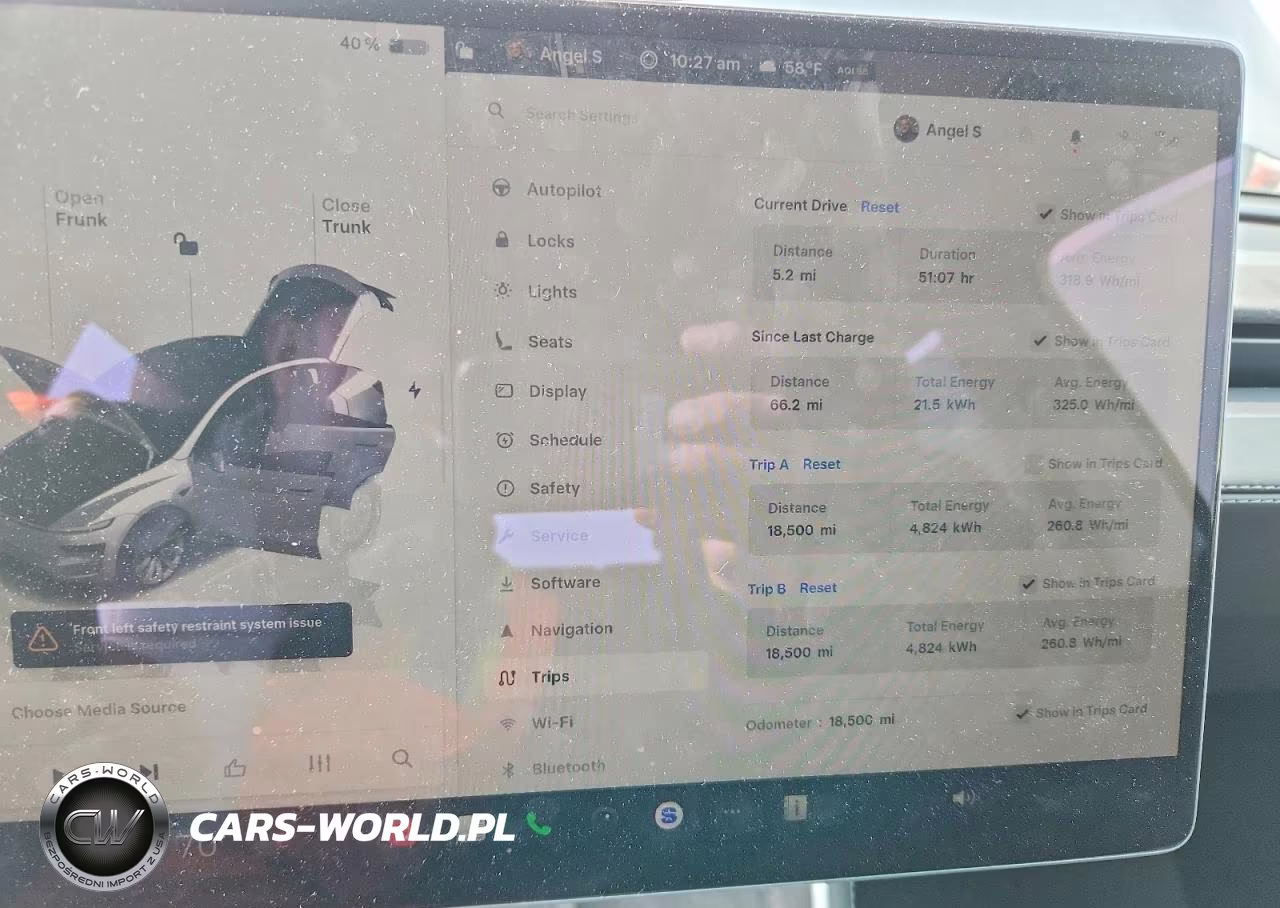 2026 Tesla Model Y VIN:7SAYGDEE0TA381591 - 9