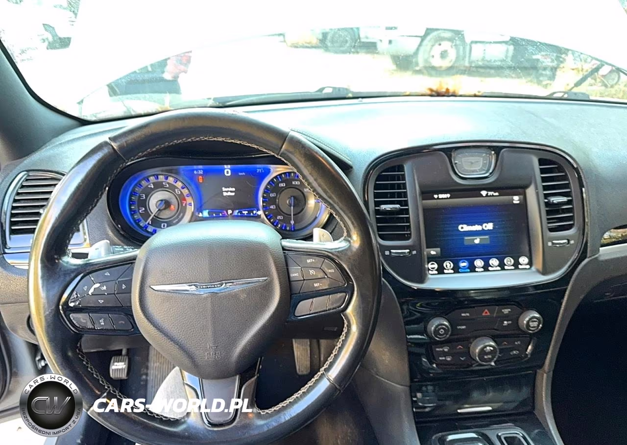 2019 Chrysler 300 S VIN:2C3CCABG7KH637281 - 9