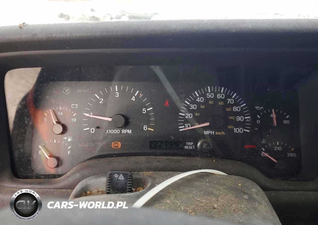 2000 Jeep Cherokee Classic VIN:1J4FF58S5YL130887 - 9