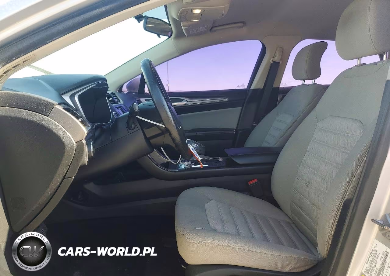 2018 Ford Fusion S Hybrid VIN:3FA6P0UU0JR242703 - 7
