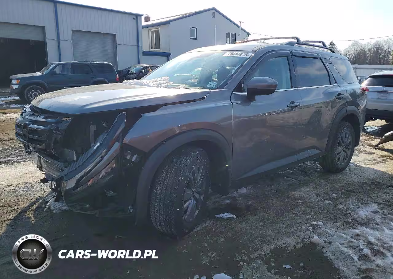 2025 Nissan Pathfinder Sv