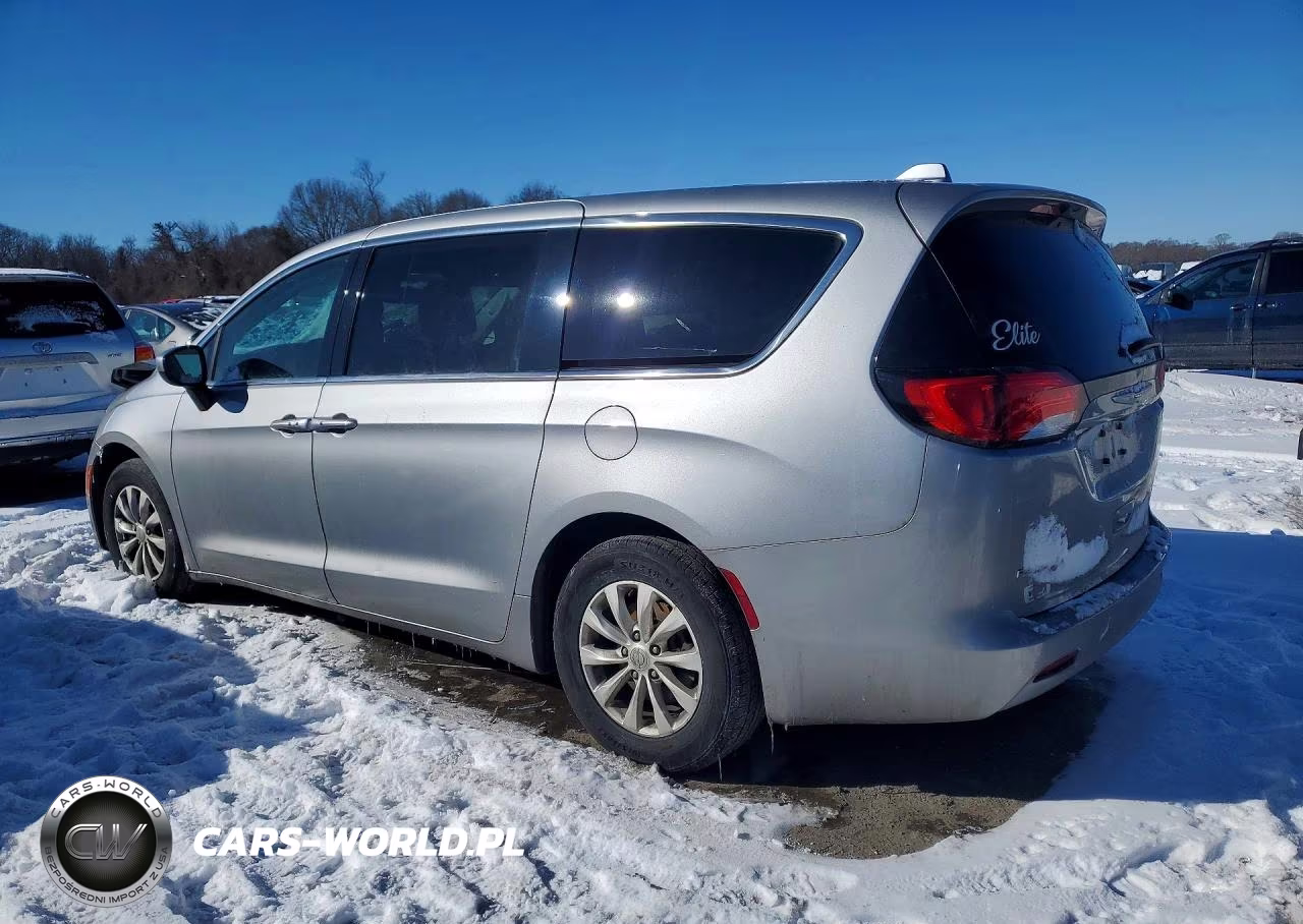 2017 Chrysler Pacifica Touring VIN:2C4RC1DG8HR722071 - 2